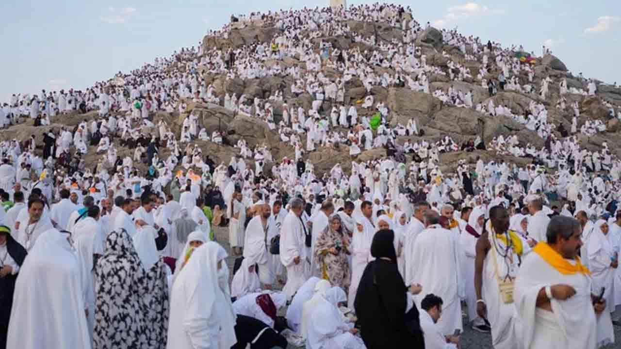 হজে গিয়ে ৬৪ বাংলাদেশির মৃত্যু