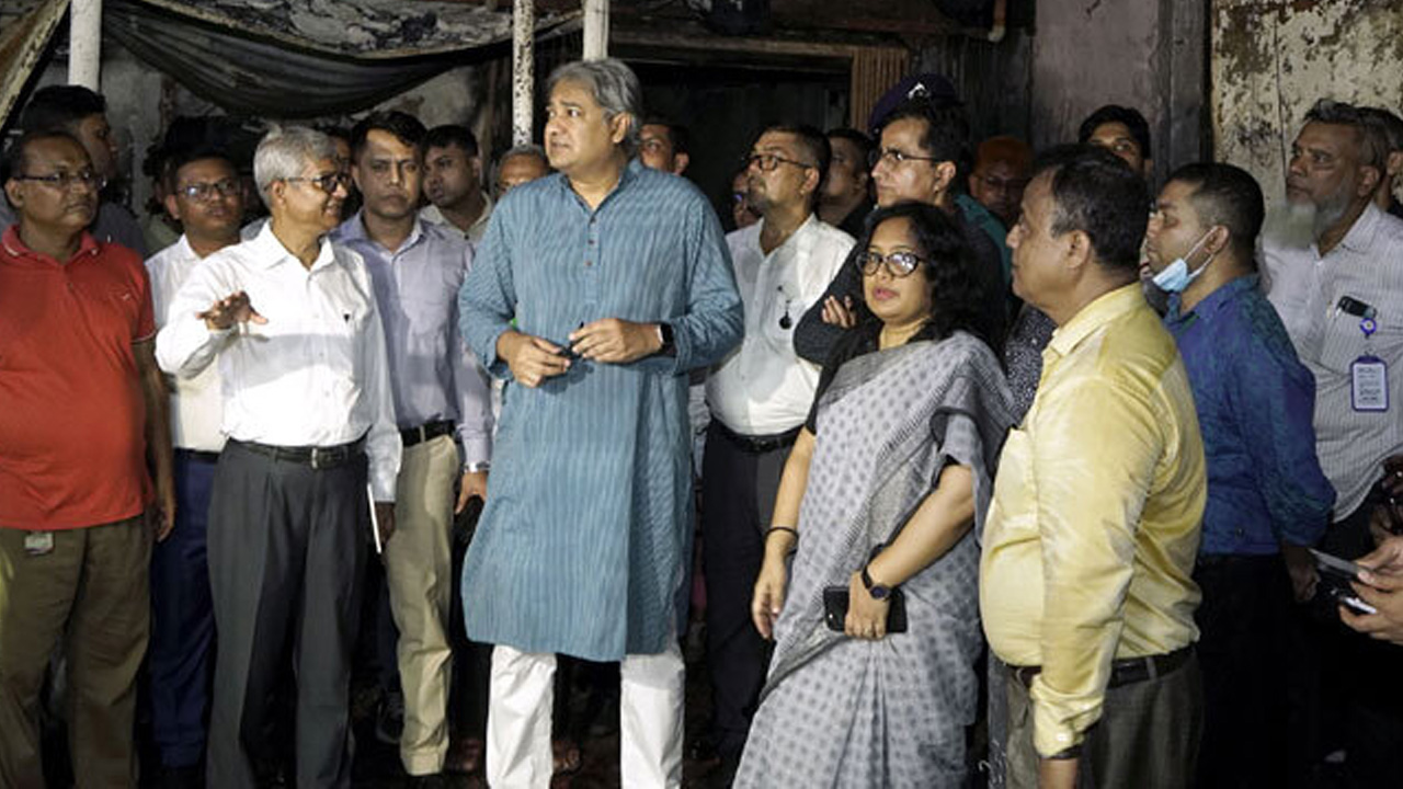 সন্ত্রাসী কর্মকাণ্ডে জড়িতদের শাস্তির আওতায় আনবে সরকার: তথ্য প্রতিমন্ত্রী