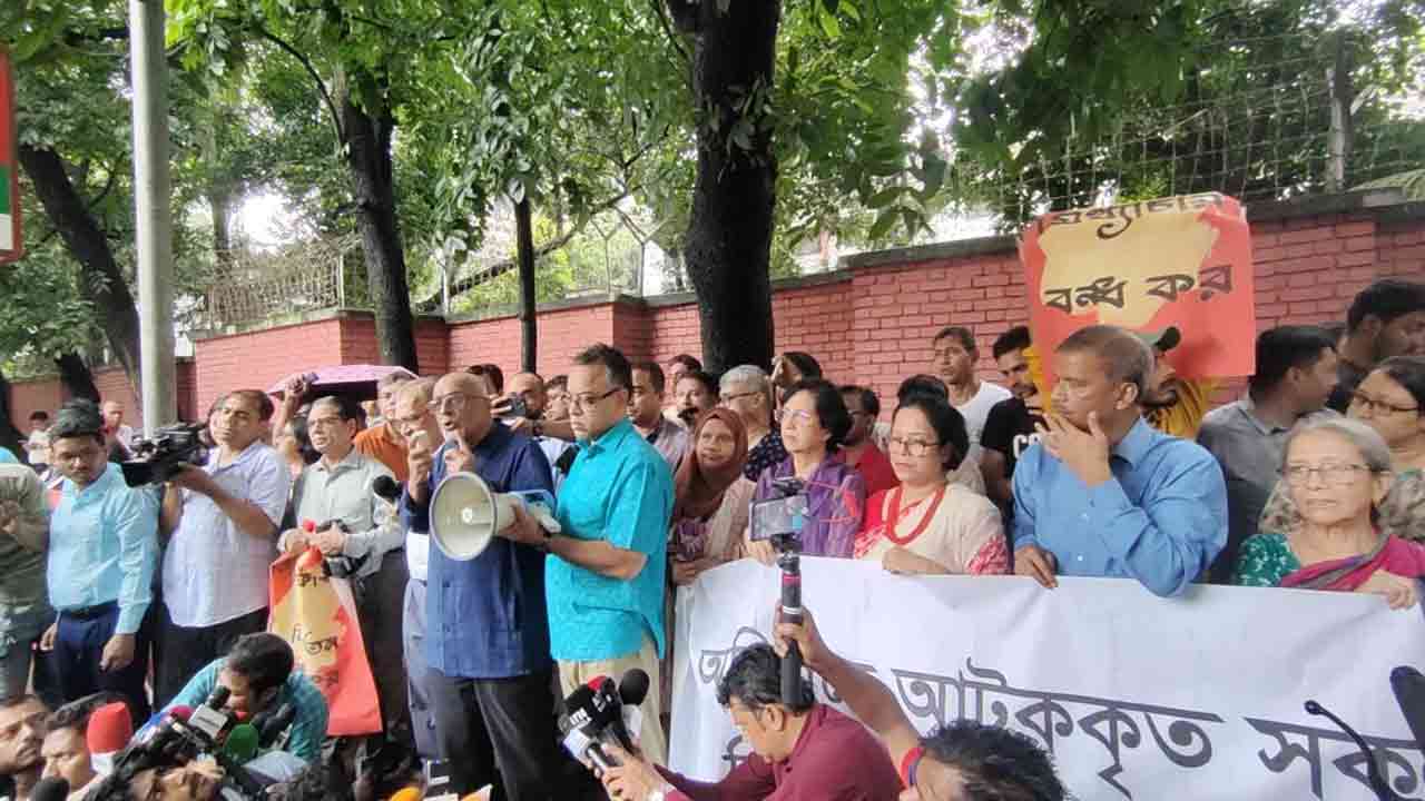 ২৪ ঘণ্টার মধ্যে আটক ছাত্র-জনতাকে ছেড়ে দেওয়ার আল্টিমেটাম