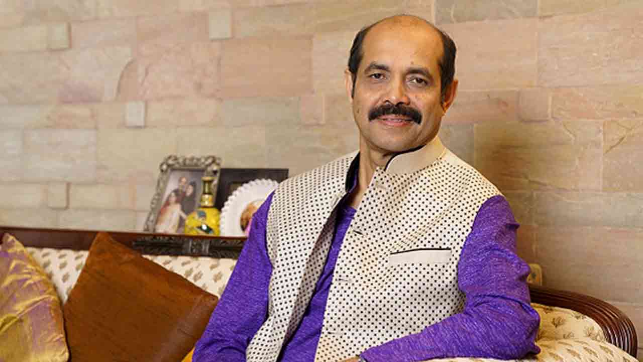 দেশেই আছেন মেয়র আতিক