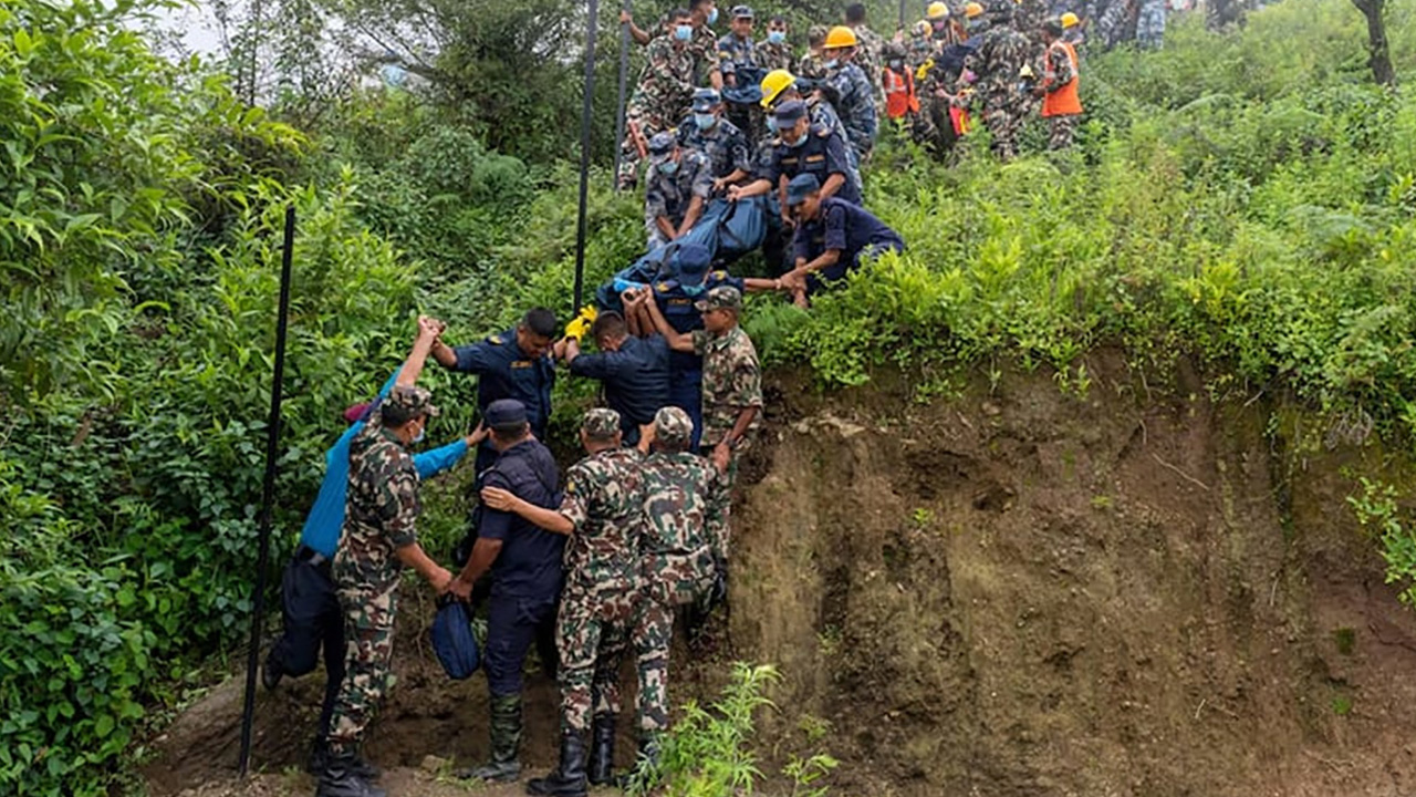 নেপালে হেলিকপ্টার বিধ্বস্ত, নিহত ৫