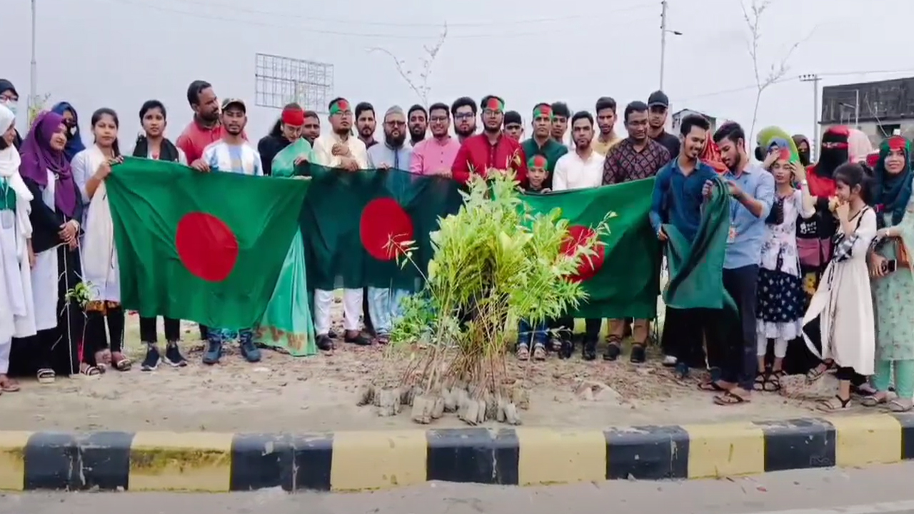 চট্টগ্রামে নিহতদের স্মরণে বৃক্ষরোপণ