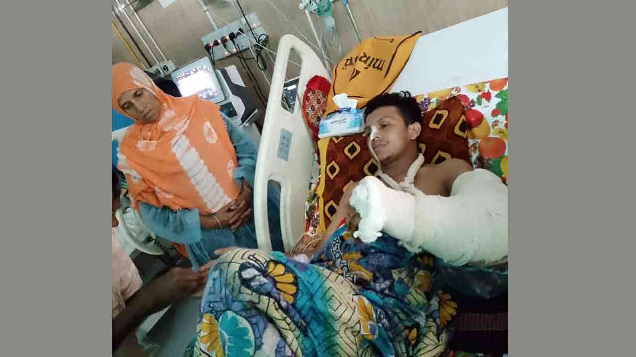 কোটা আন্দোলন গুলিবিদ্ধ কলেজ ছাত্রের চিকিৎসায় অর্থ সংকট