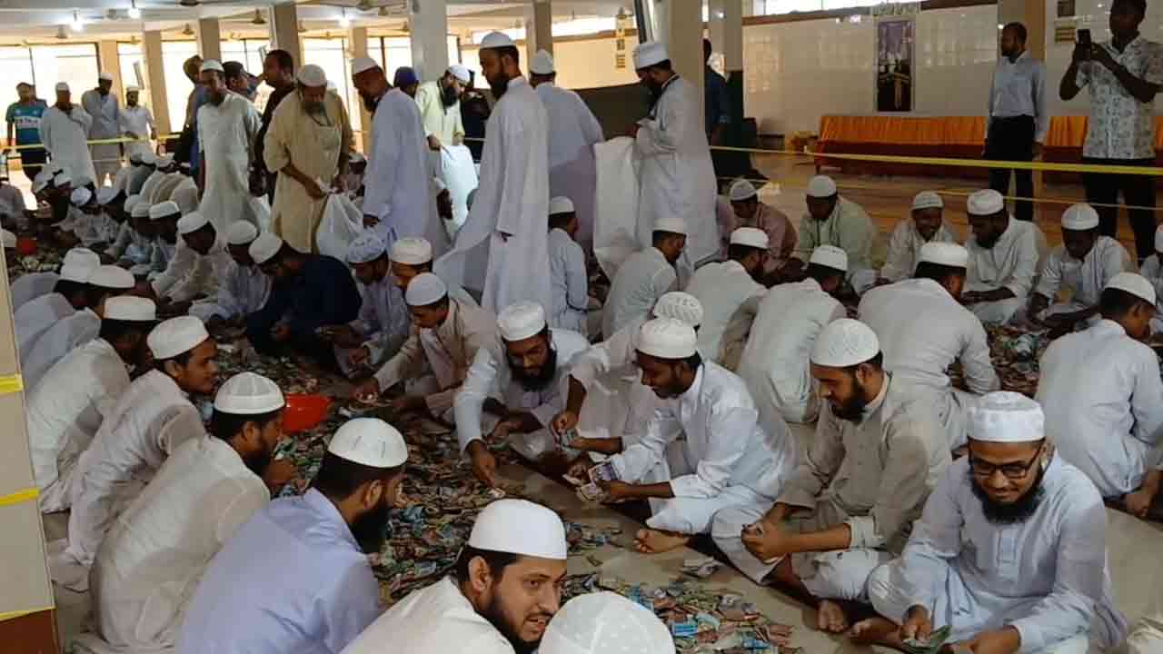 পাগলা মসজিদের দানবাক্সে এবার ২৮ বস্তা টাকা,&nbsp;চলছে গণনা&nbsp;