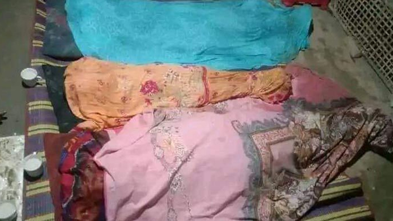 কক্সবাজারে পাহাড়ধসে একই পরিবারের ৩ জনের মৃত্যু