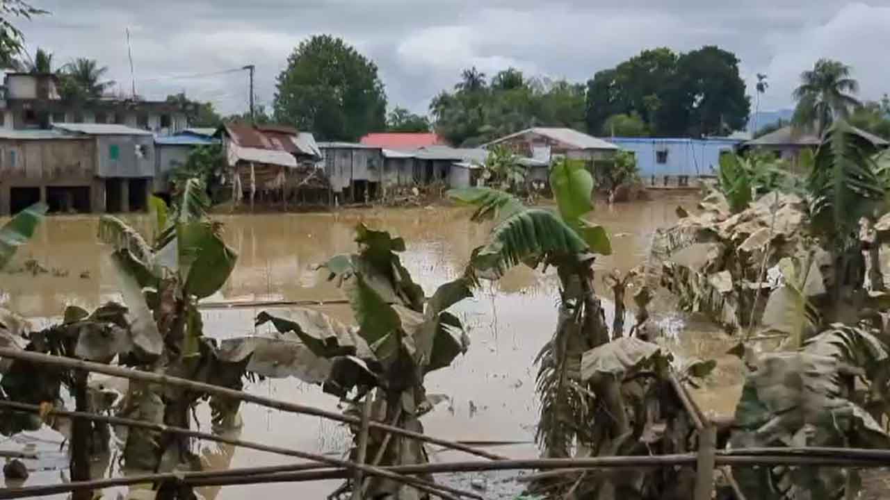 এখনো প্লাবিত খাগড়াছড়ির দীঘিনালার মেরুং ইউনিয়ন