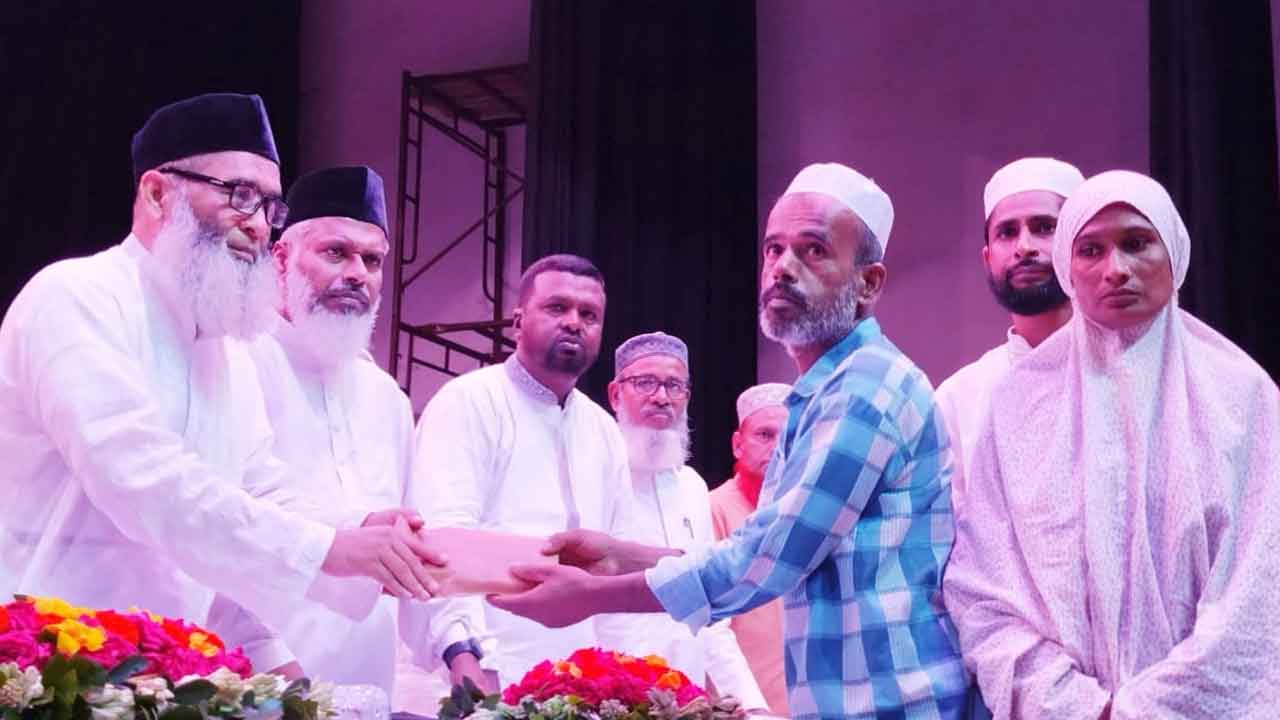 জামালপুরে ১৩ শহীদ পরিবারের মাঝে জামায়াতের আর্থিক অনুদান