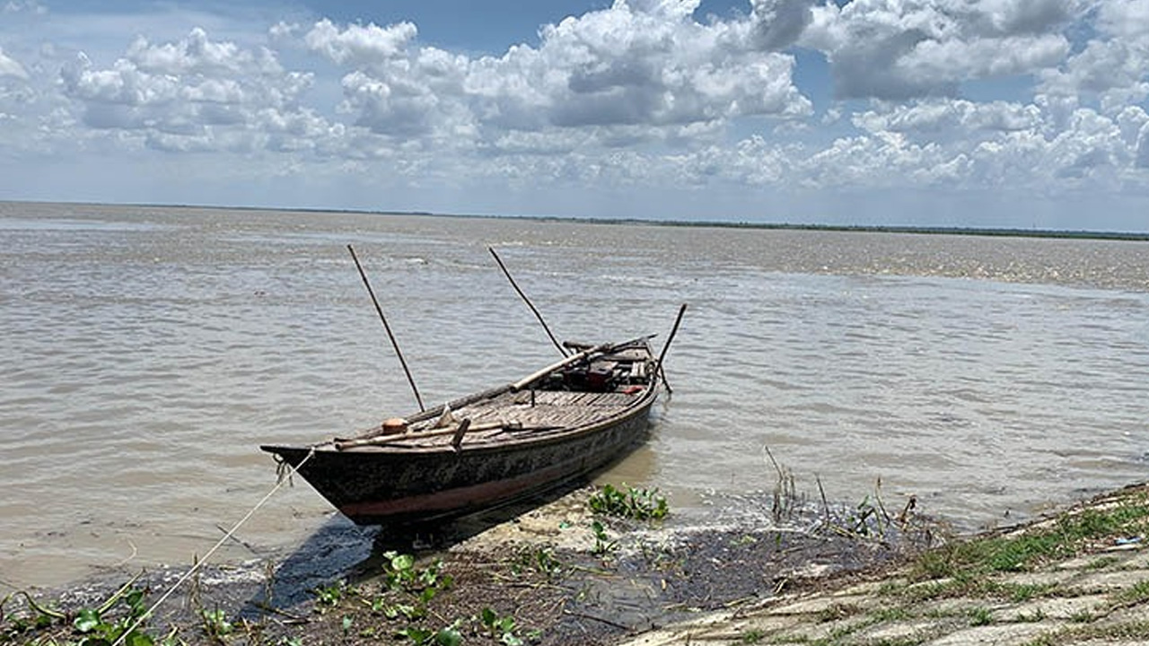 পদ্মায় নৌকাডুবিতে নিখোঁজ ৪ জনের মরদেহ উদ্ধার