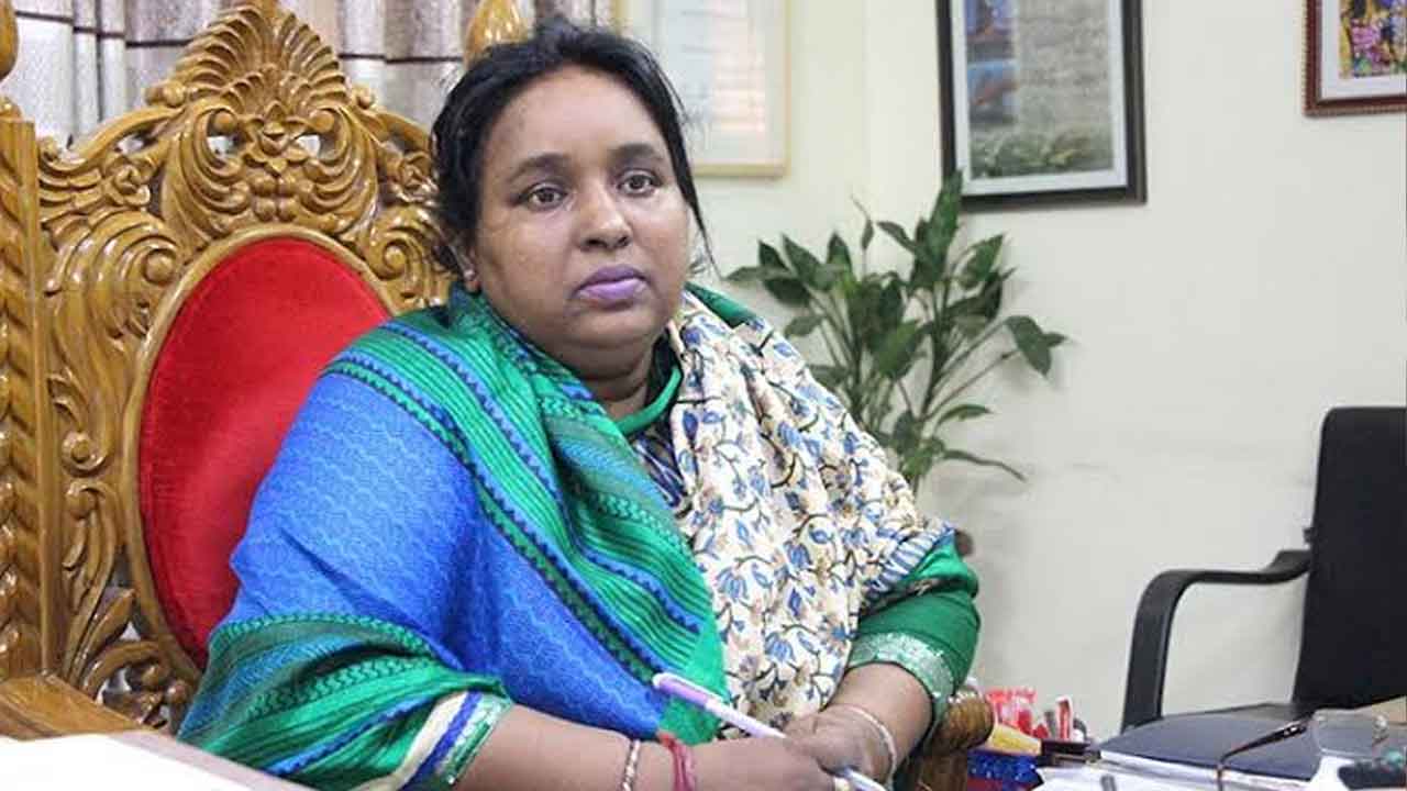 হত্যা মামলায় আসামি করা হয়েছে নারায়ণগঞ্জ সিটির সাবেক মেয়র সেলিনা হায়াৎ আইভীকে।