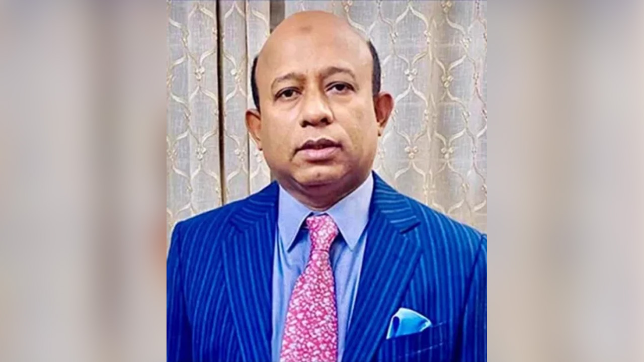 সীমান্তে&nbsp;পালানোর সময় সাবেক অতিরিক্ত অ্যাটর্নি জেনারেল গ্রেপ্তার