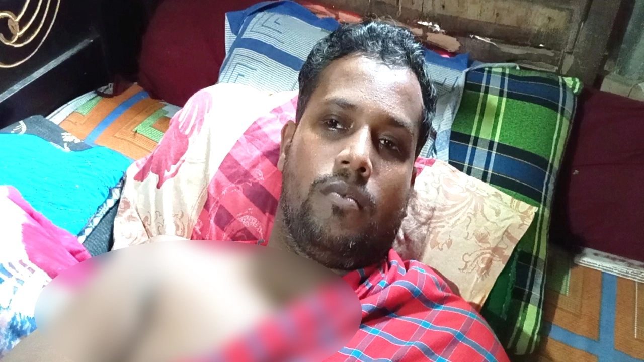 আন্দোলনে গিয়ে হাত হারাতে বসেছেন মান্নান