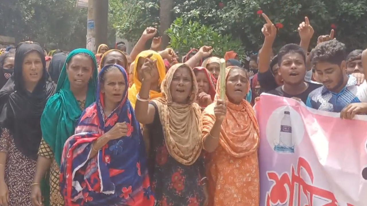 গাজীপুরে শ্রমিক অসন্তোষ, কারখানায় আগুন