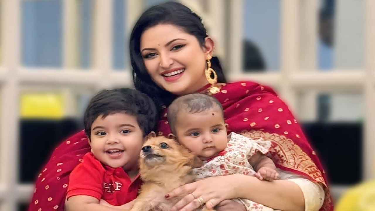 &lsquo;ডিভোর্স অ্যানিভার্সারি&rsquo; পালন করলেন পরীমণি