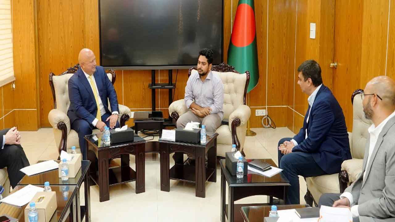 মেয়াদবিহীন ইন্টারনেট প্যাকেজ চালুর চেষ্টা করতে হবে: উপদেষ্টা নাহিদ