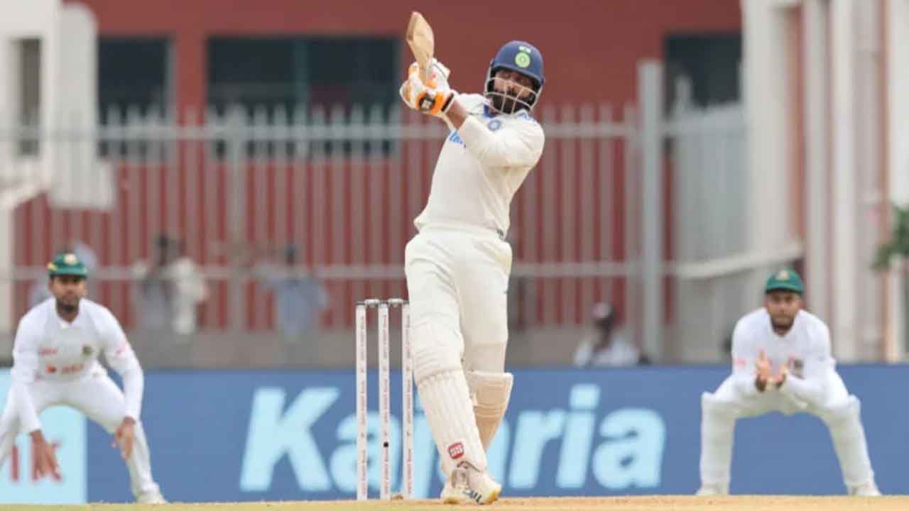 জাদেজা-অশ্বিনের ব্যাটে ভারতের প্রতিরোধ