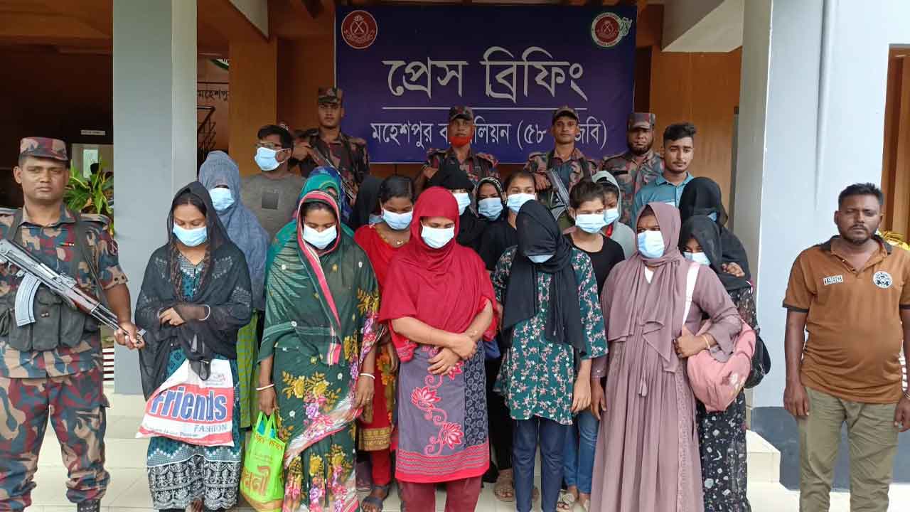 অবৈধভাবে ভারতে যাওয়ার চেষ্টা, আটক ১৭&nbsp;