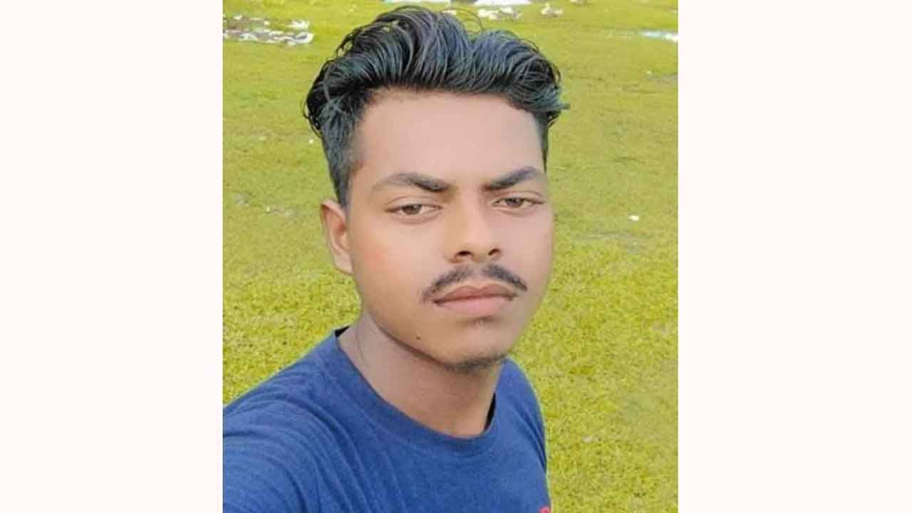 মিজানুর রহমান সরদার খুলনা সদরের ৫নং ঘাট এলাকার দুলাল সরদারের ছেলে।