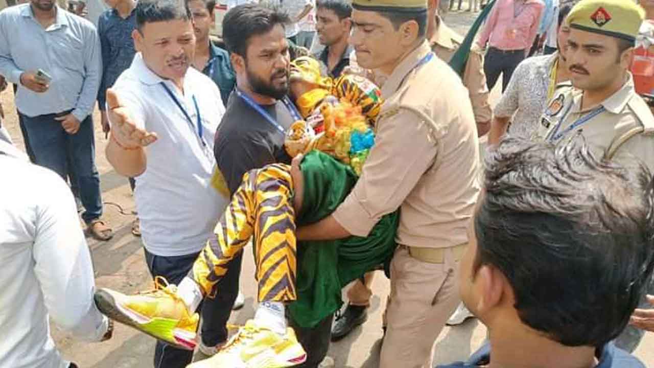 কানপুরে স্টেডিয়ামে ভারতীয় সমর্থকদের হামলার শিকার বাংলাদেশি সমর্থক