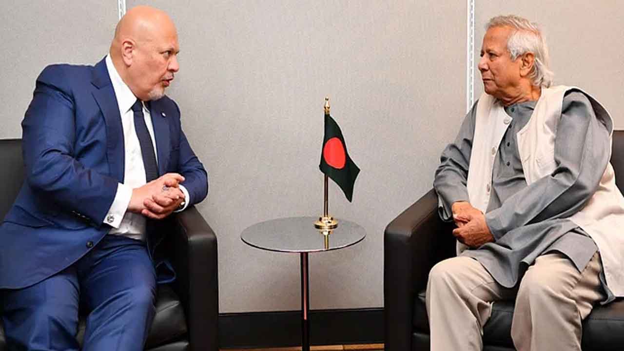 গণহত্যার কথা তুলে ধরলেন ড. ইউনূস