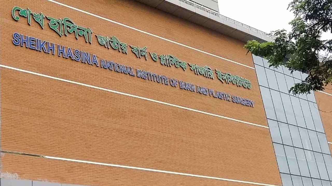 রাজধানীতে ভোর রাতে চুলা জ্বালাতেই বিস্ফোরণ, দগ্ধ ৩