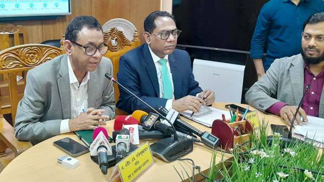 দ্রুতই শান্ত হবে শ্রমিক অসন্তোষ: শ্রম সচিব