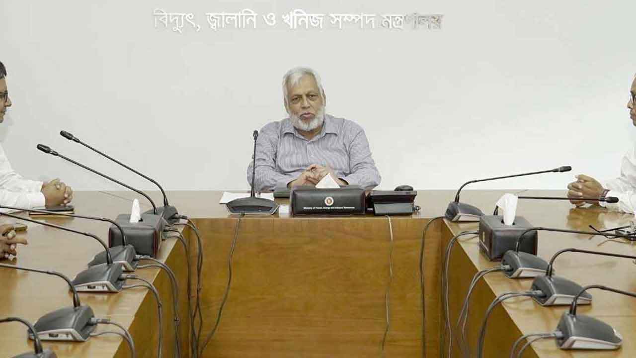 জ্বালানি সংকট নিরসন নিয়ে যা বললেন উপদেষ্টা