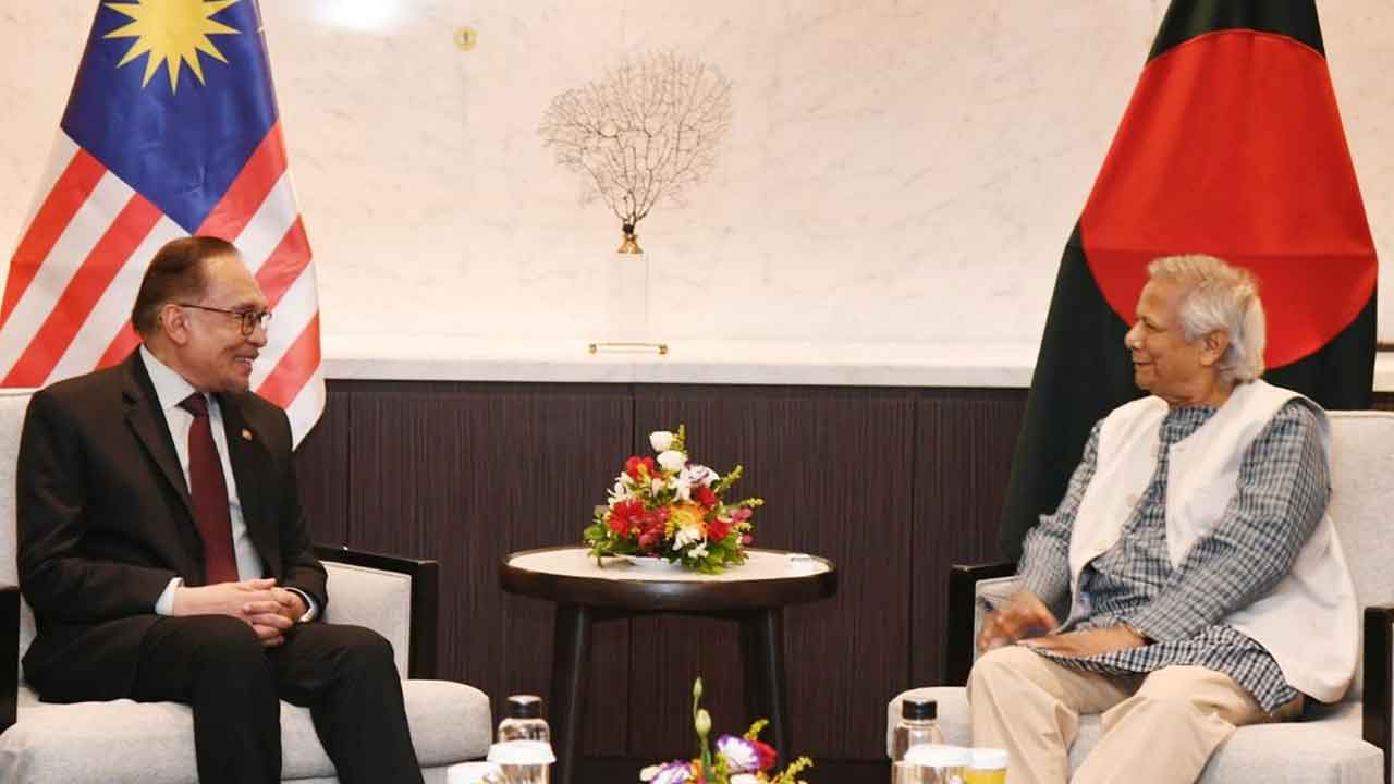 বাংলাদেশি শ্রমিকদের জন্য সুখবর দিলেন মালয়েশিয়ার প্রধানমন্ত্রী