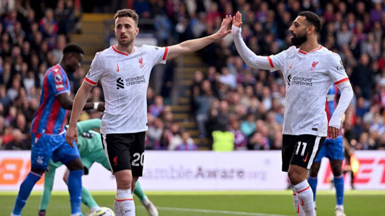 প্রিমিয়ারে শীর্ষেই থাকল লিভারপুল