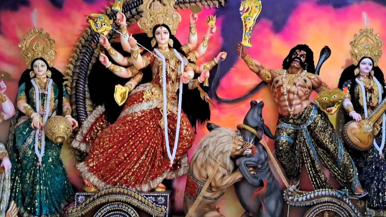 মানিকগঞ্জে দেবী দূর্গা বরণে প্রস্তুত ৫১৩টি পূজা মন্ডপ