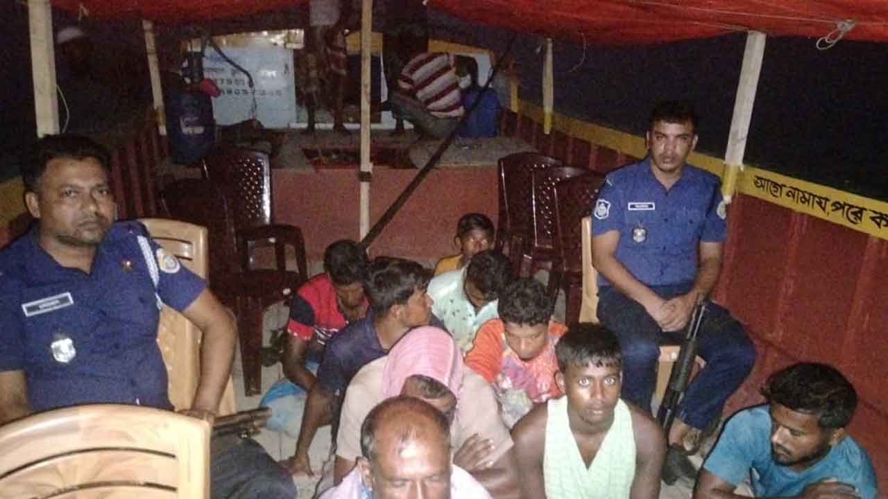 নিষেধাজ্ঞার প্রথম দিন ভোলায় ইলিশ ধরায় ৮ জেলের জরিমানা&nbsp;