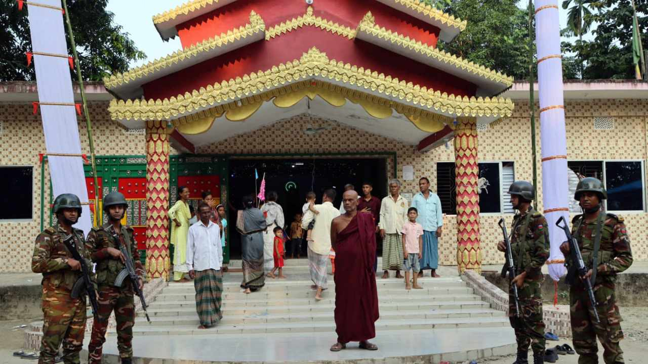 প্রবারণা পূর্ণিমা উদযাপনকালীন নিরাপত্তা নিশ্চিতে সেনাবাহিনী