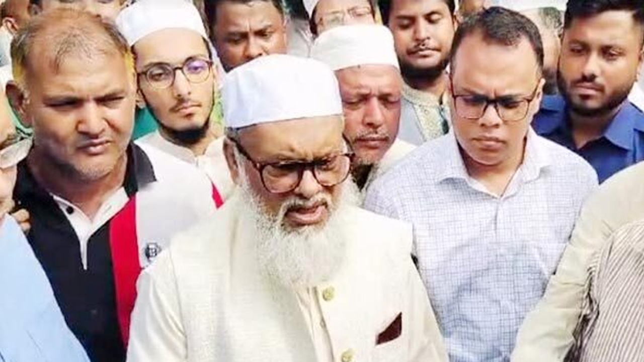 টাকা পাচারকারীদের বিচার করা হবে: ধর্ম উপদেষ্টা