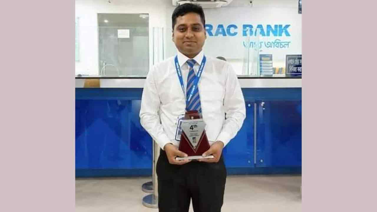 নাটোরে ট্রাকচাপায় ব্যাংক কর্মকর্তার মৃত্যু