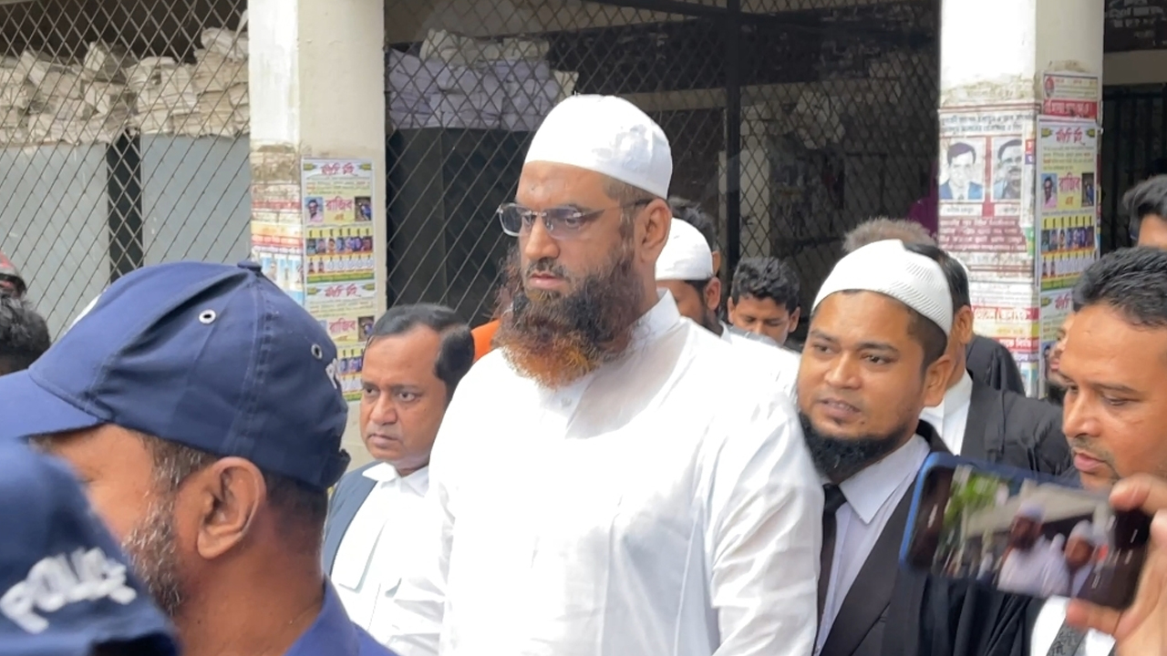 ধর্ষণ মামলায় খালাস পেলেন মামুনুল হক