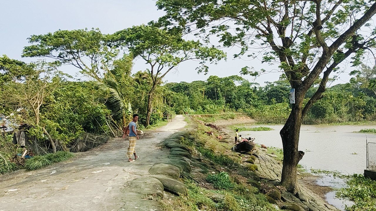 স্বাভাবিক হয়ে উঠছে ভোলার উপকূল