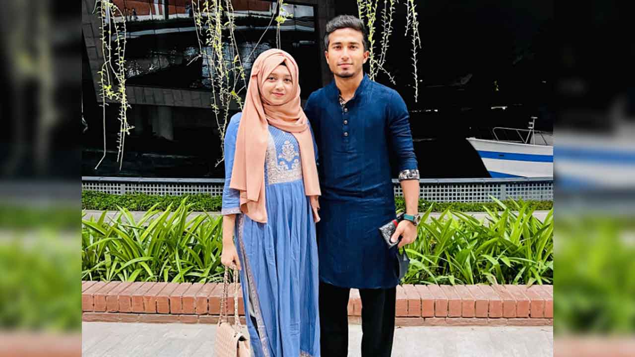 আফিফ ও তার স্ত্রী। ছবি: সংগৃহীত