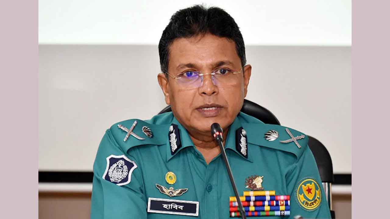 সাবেক ডিএমপি কমিশনারসহ ১৭ পুলিশের বিরুদ্ধে গ্রেপ্তারি পরোয়ানা&nbsp;