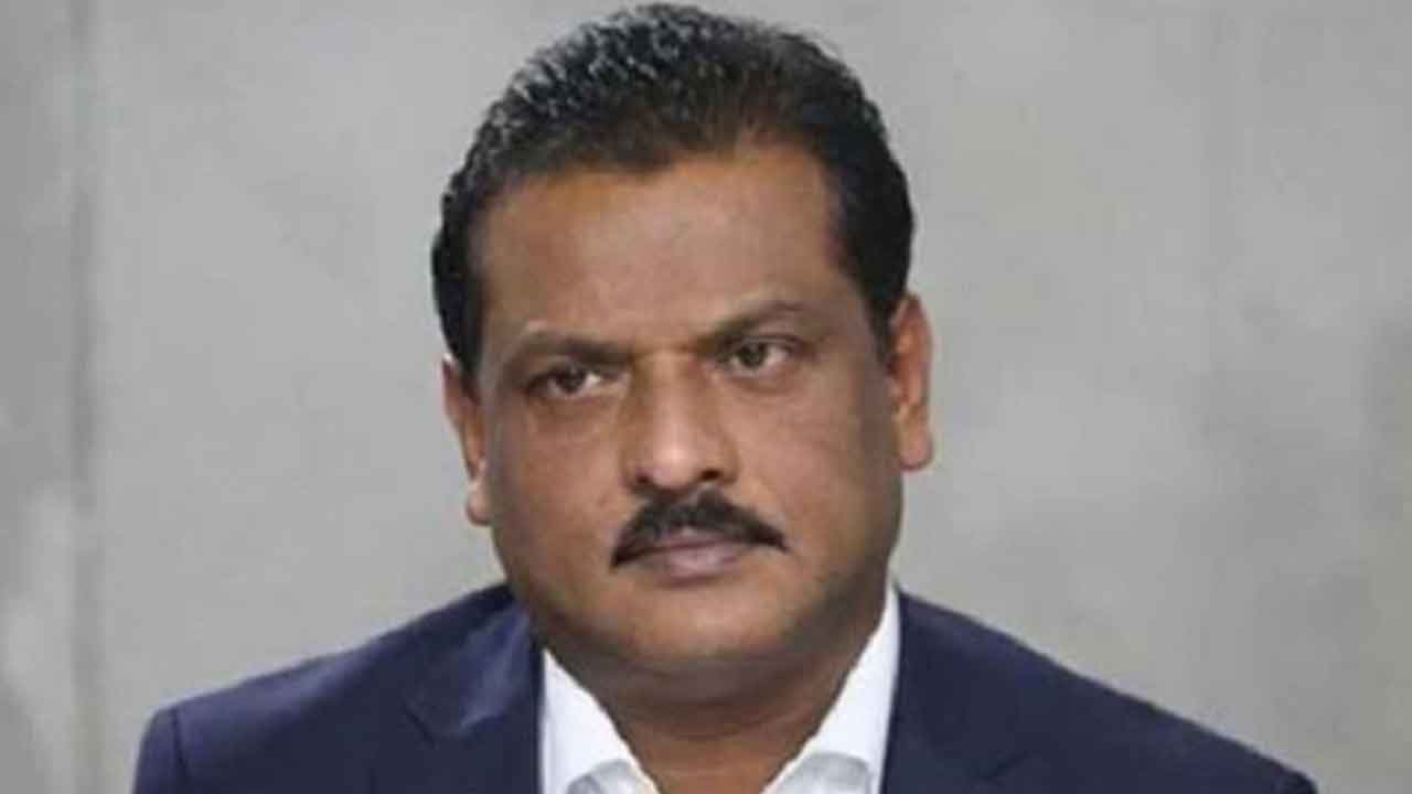 গণপূর্তের সাবেক প্রতিমন্ত্রী শরীফ আহমেদকে দুদকে তলব