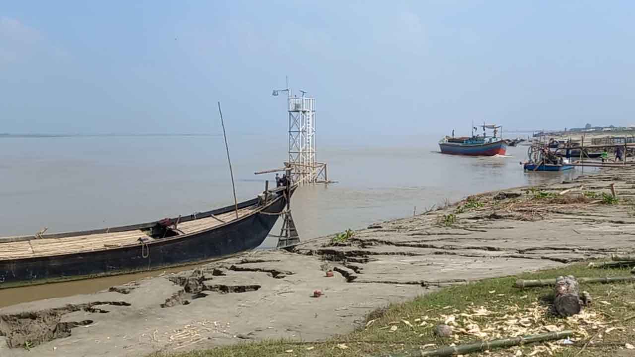 কুষ্টিয়ায় পদ্মা নদীতে পুলিশের ওপর হামলা, নিখোঁজ&nbsp;২ এএসআই