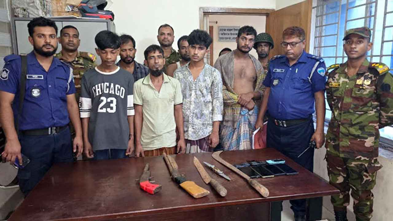 রামদা, পাইপগান নিয়ে টিকটক, যুবদল আহ্বায়কসহ গ্রেপ্তার-৫