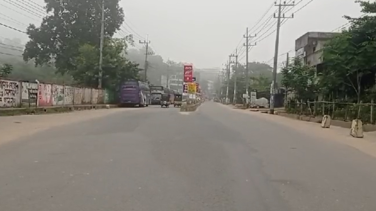 খাগড়াছড়িতে চলছে সকাল-সন্ধ্যা সড়ক অবরোধ