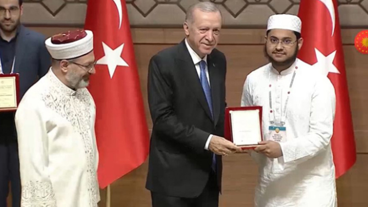 তুরস্কে কোরআন প্রতিযোগিতায় প্রথম বাংলাদেশের মুয়াজ