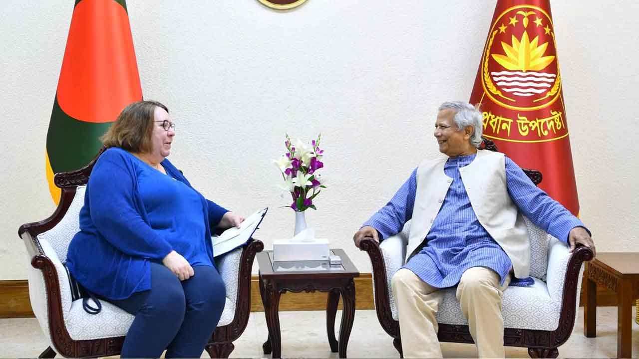 প্রধান উপদেষ্টার সঙ্গে যুক্তরাষ্ট্রের চার্জ দ্য অ্যাফেয়ার্সের সাক্ষাৎ