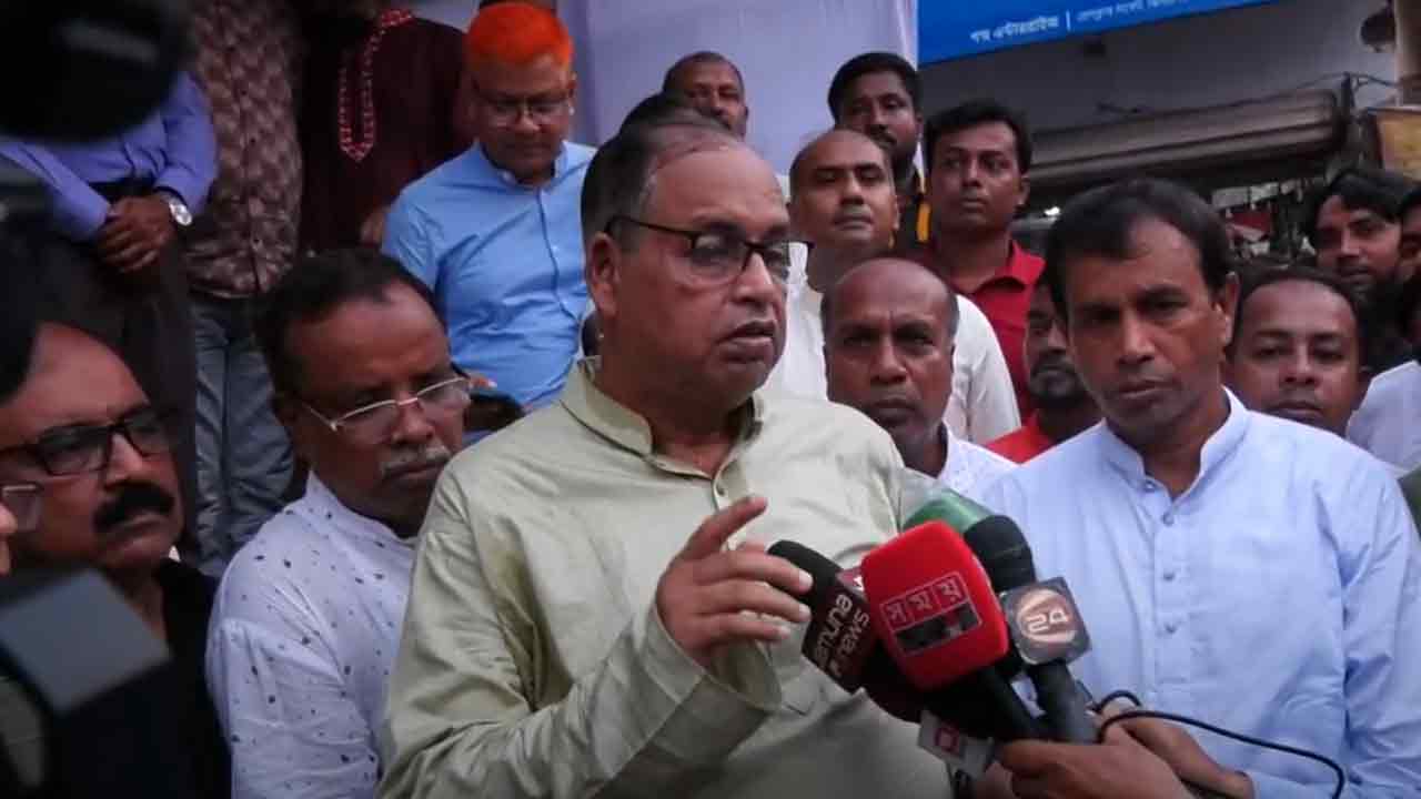 &lsquo;সংখ্যালঘু নির্যাতনের বিষয়ে ডোনাল্ড ট্রাম্পকে কেউ ভুল বুঝিয়েছে&rsquo;