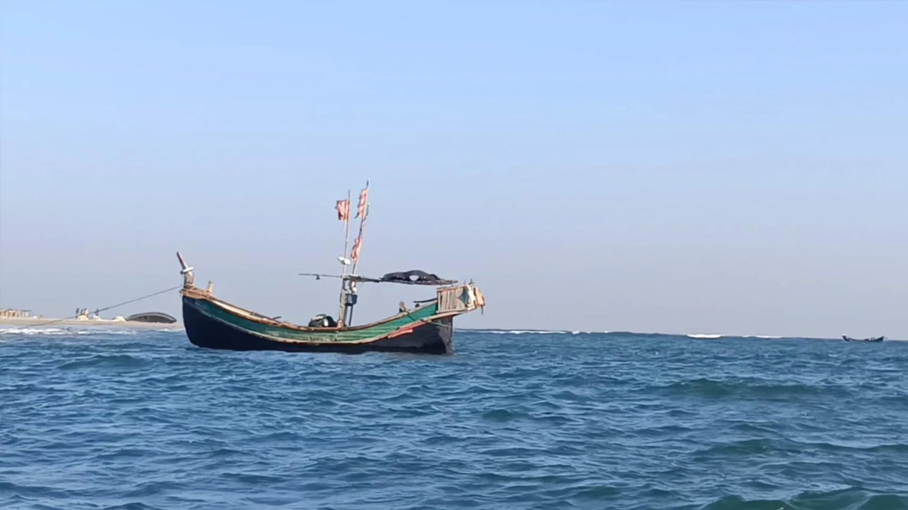 ২০ বাংলাদেশি জেলেকে ধরে নিয়ে গেছে আরাকান আর্মি