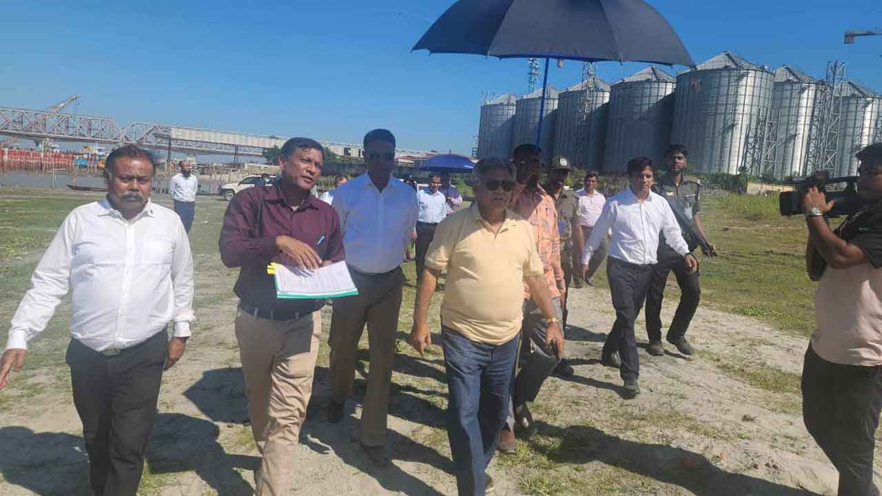 আশুগঞ্জ নৌবন্দরে টার্মিনাল হলে বাণিজ্যের প্রসার ঘটবে: নৌ উপদেষ্টা