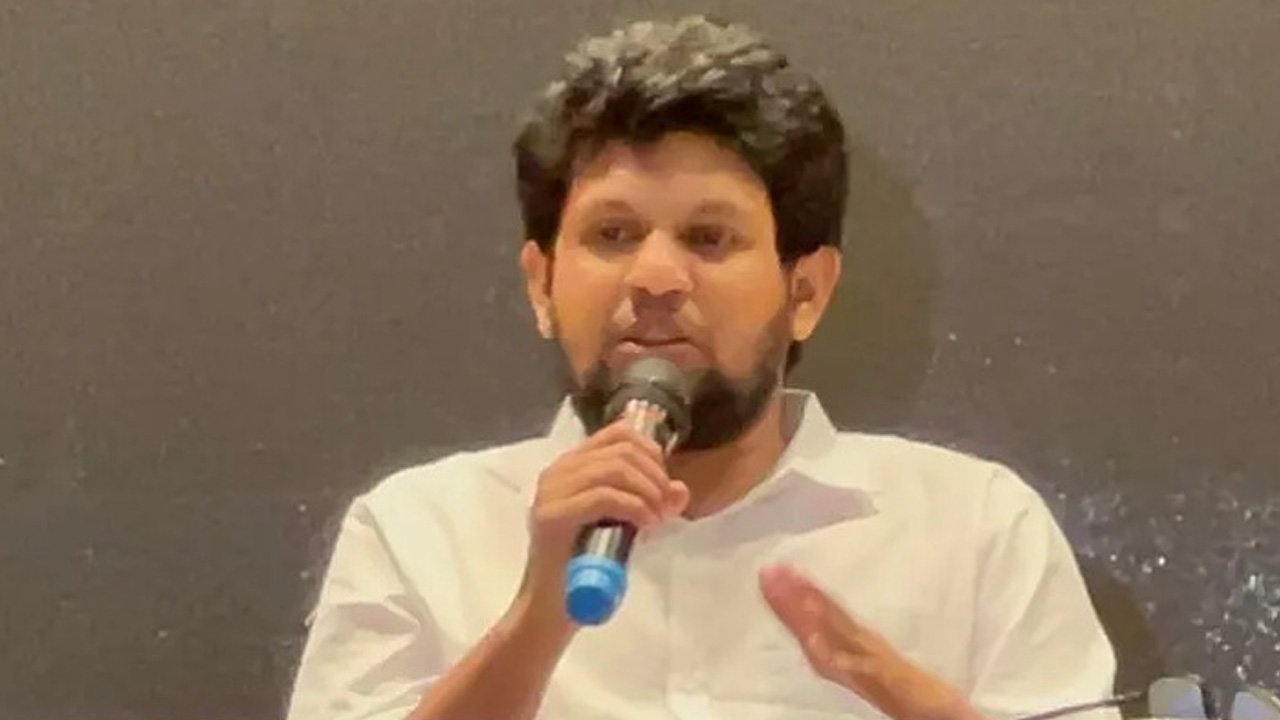 শেখ মুজিবের ছবি সরানোর কারণ জানালেন উপদেষ্টা মাহফুজ