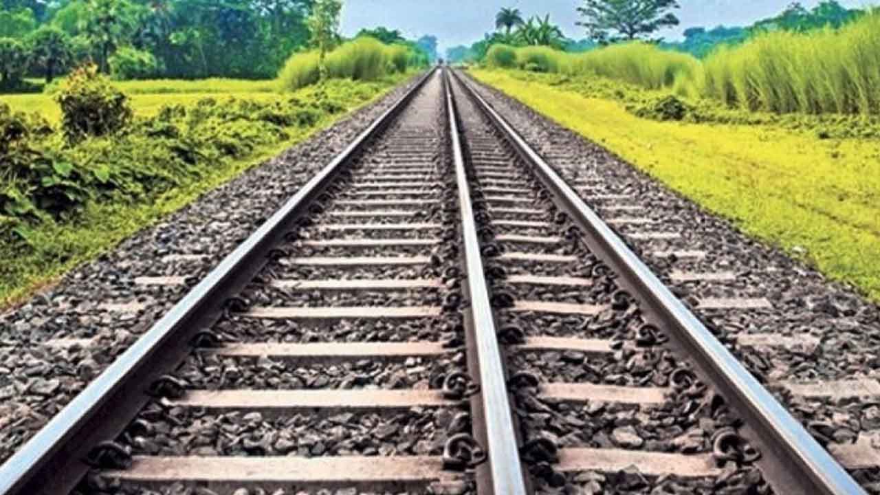 ফরিদপুরে ট্রেনে কাটা পড়ে প্রাণ গেল বৃদ্ধার