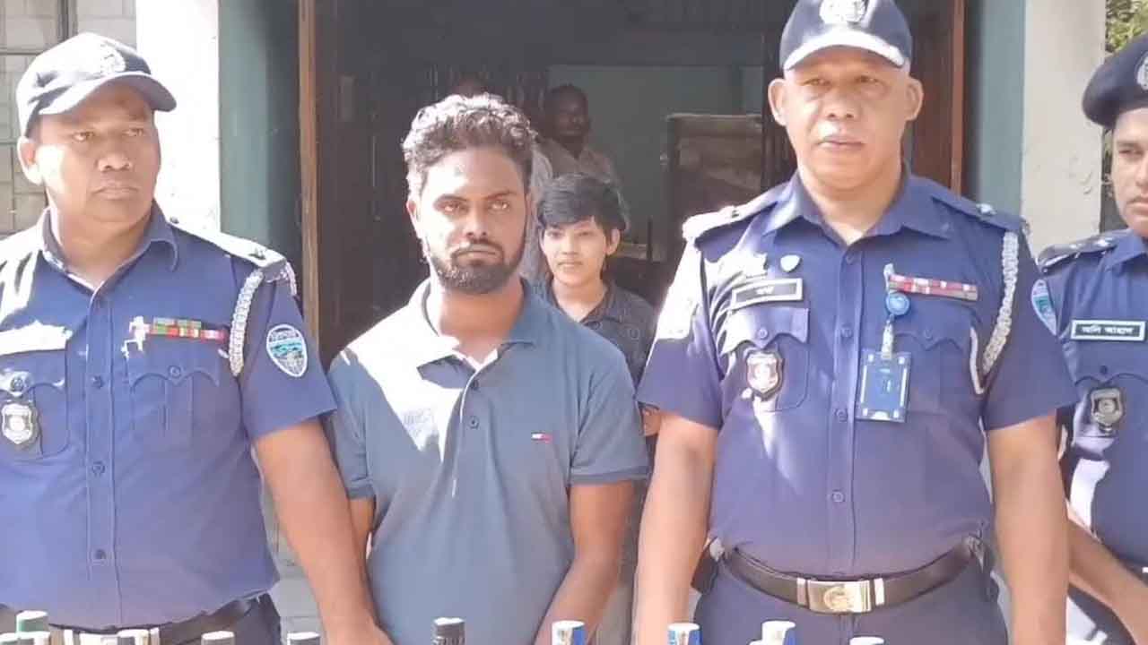 গ্রেপ্তার শাহেদুল ইসলাম।