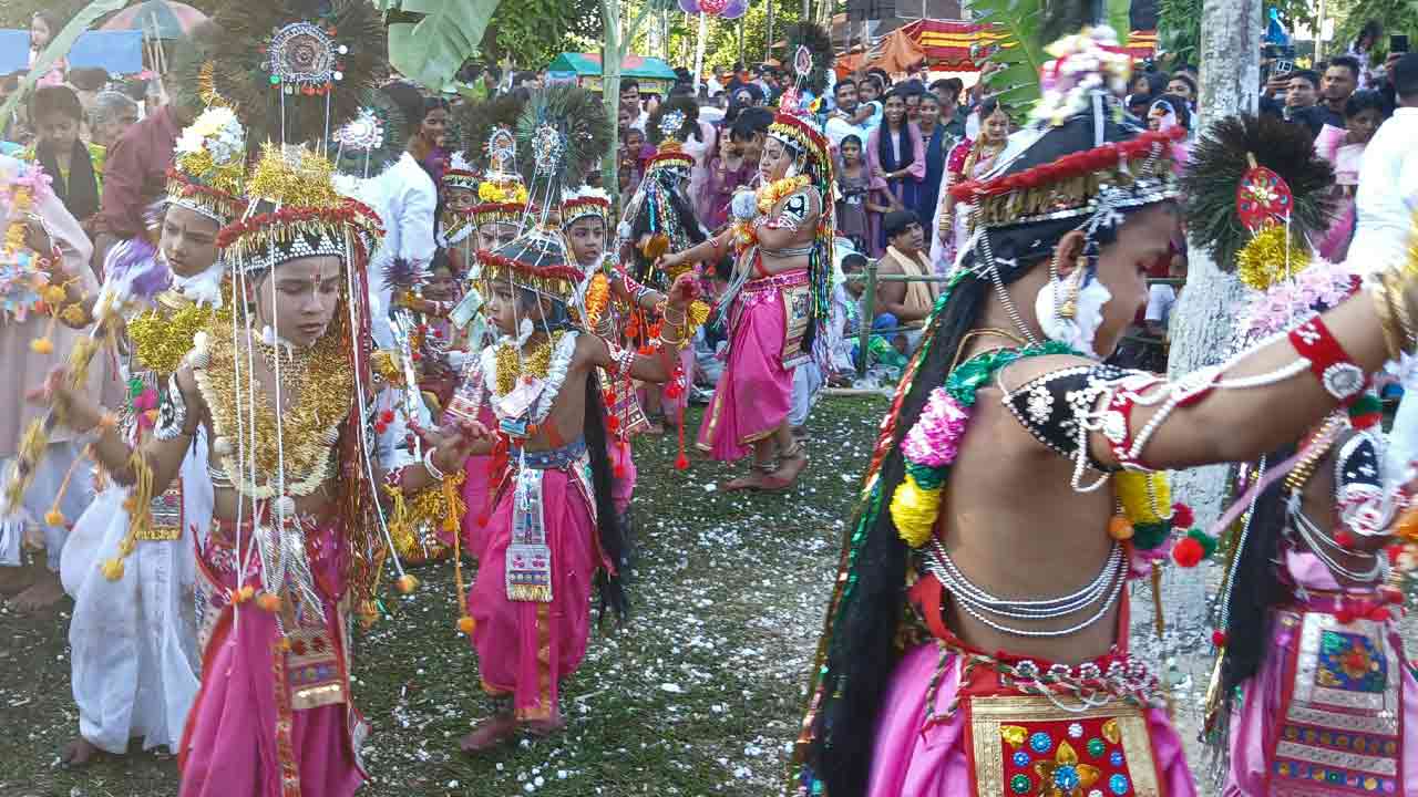 রাখাল নৃত্যের মধ্য দিয়ে শুরু মহারাসলীলা